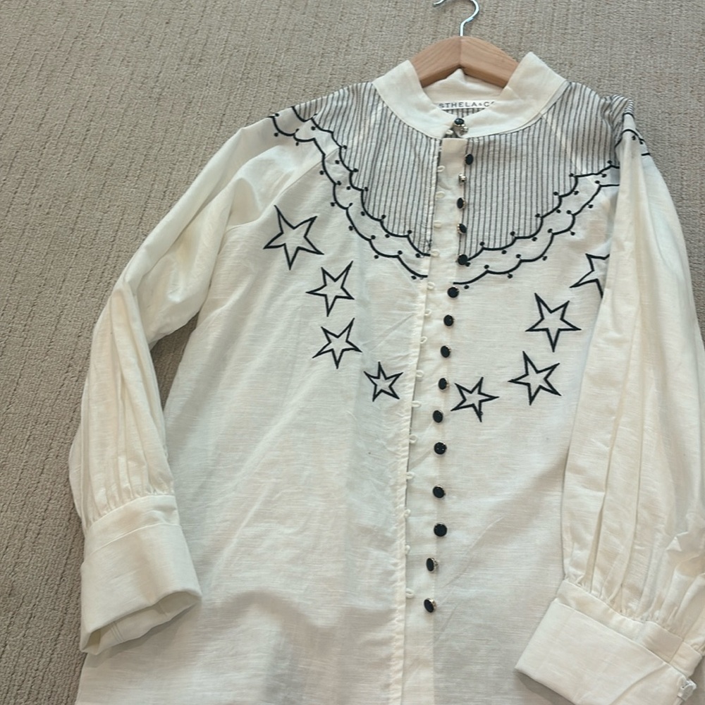 Womans weetern blouse .